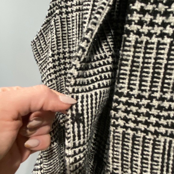 Blazer - Picture 3 of 4